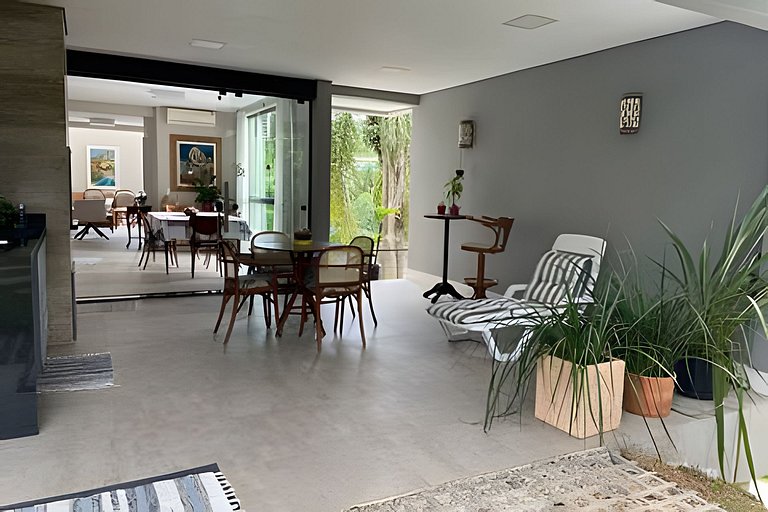 Cozy House with 3 Suites in Glória – Joinville