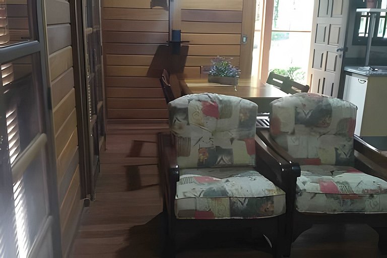 Cozy House with City View – Campo Alegre