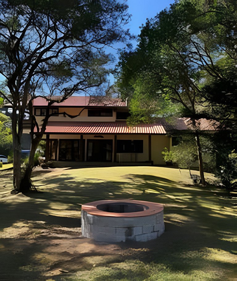 Bird House: Space & Comfort in Campo Alegre