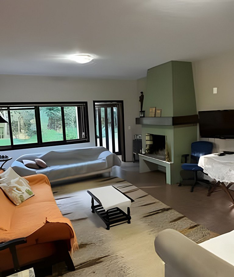 Casa dos Pássaros: Espaço e Conforto em Campo Alegre