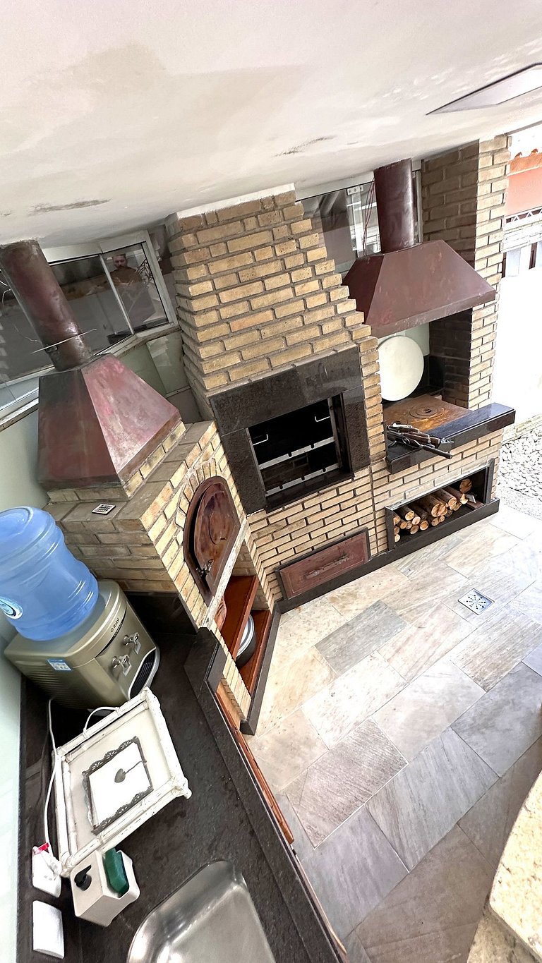 Casa con piscina cerca de la Rueda – Balneário Camboriú