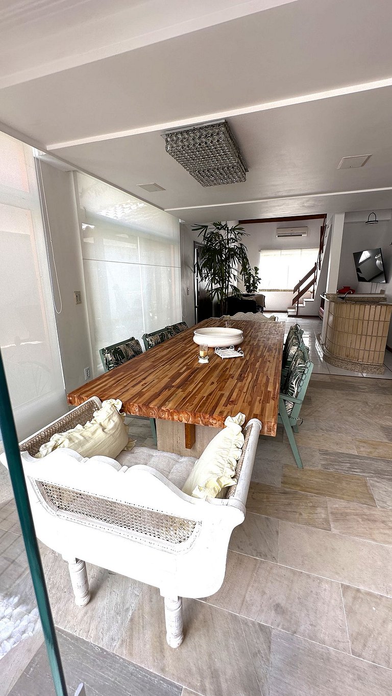 House with Pool near Ferris Wheel – Balneário Camboriú