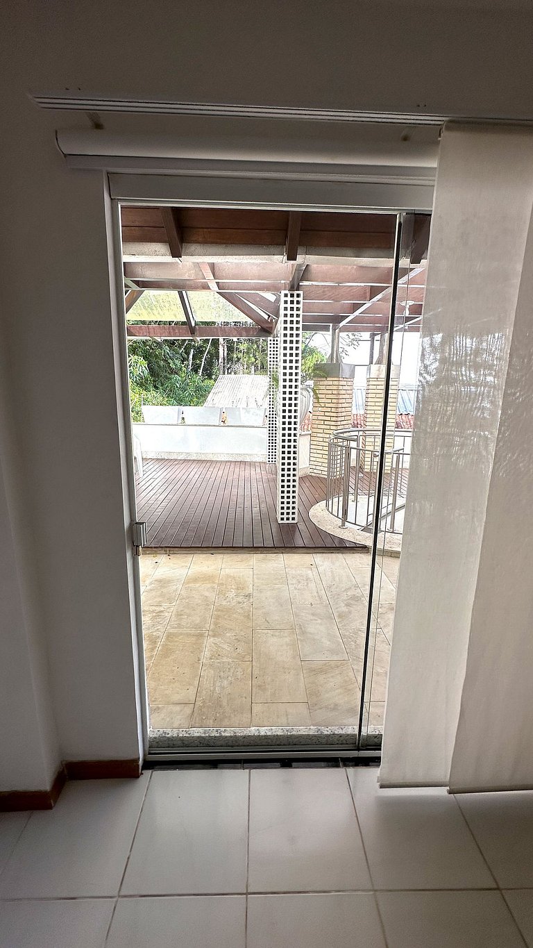 Casa con piscina cerca de la Rueda – Balneário Camboriú