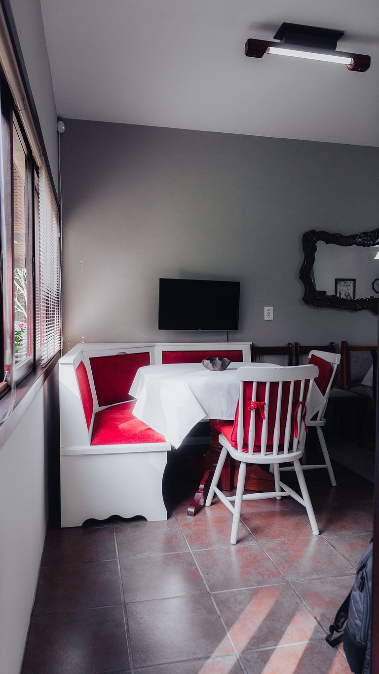 Bird House: Space & Comfort in Campo Alegre