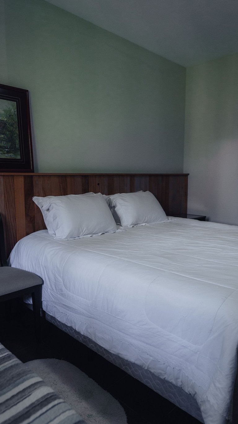 Bird House: Space & Comfort in Campo Alegre
