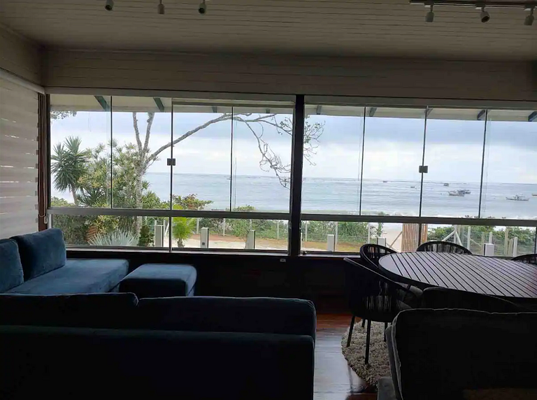 Casa frente al mar c/ piscina cerca de Beto Carrero