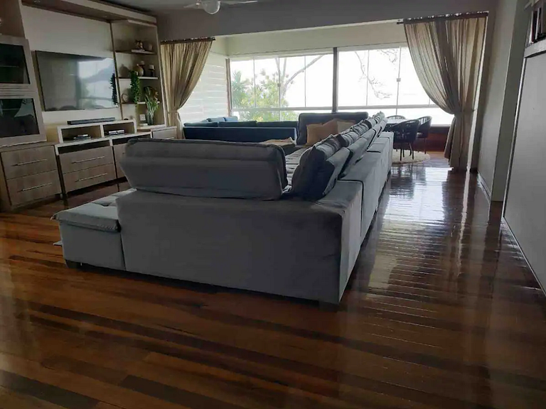 Casa Pé na Areia com Piscina Próxima ao Beto Carrero