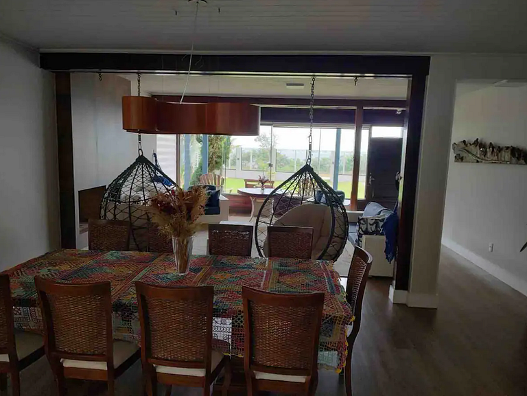 Casa Pé na Areia com Piscina Próxima ao Beto Carrero