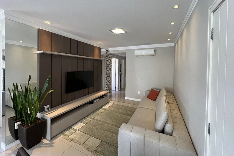 CURTA! 160 - Apartamento Amplo e ideal, 3Qt , Perto do Mar