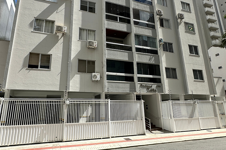 Cozy apartment downtown, near the beach