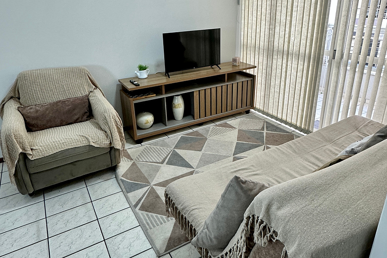Cozy apartment downtown, near the beach