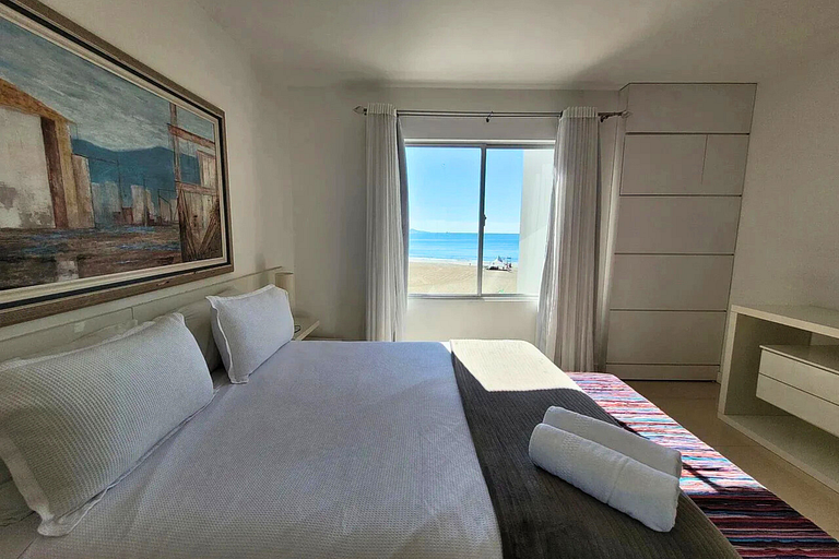 Beachfront Apartment in Barra Sul – Balneário Camboriú