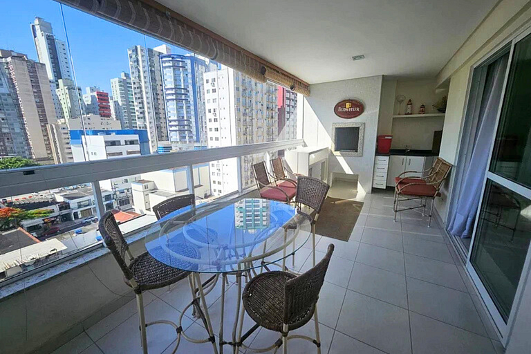 CURTA! Apartment 131 | 2 Suites | Barbecue | BC