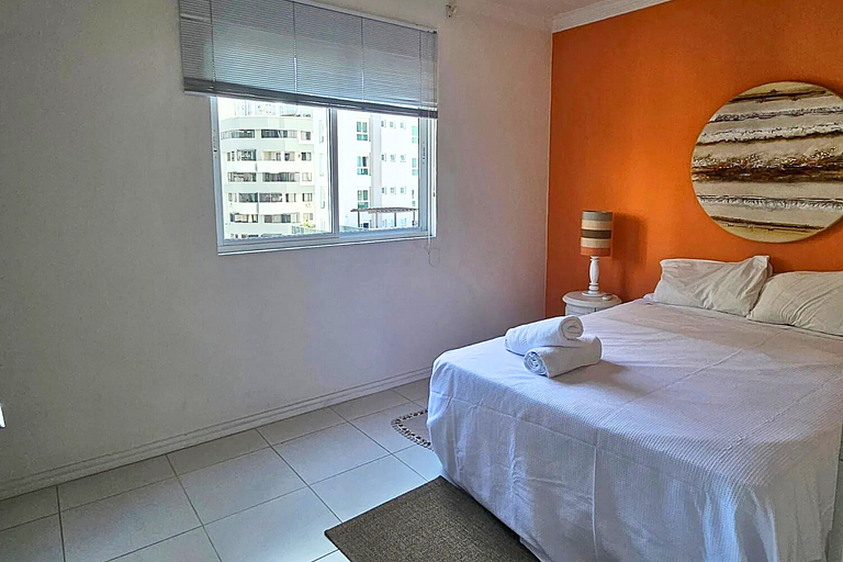 CURTA! Apartment 131 | 2 Suites | Barbecue | BC