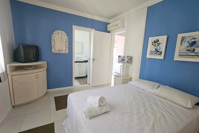 CURTA! Apartment 131 | 2 Suites | Barbecue | BC