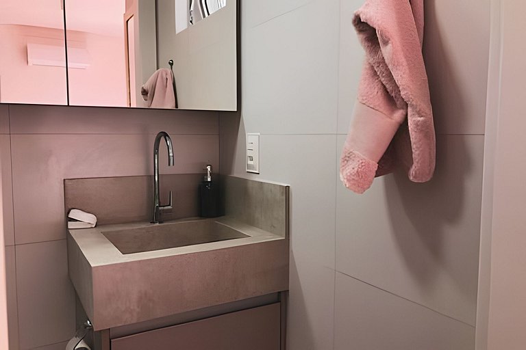 CURTA! |197| Apê Central 2 Quartos | 150m Praia