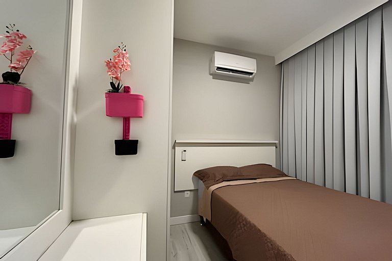 CURTA! Apartment with 2 bedrooms 2 bathrooms in front of the
