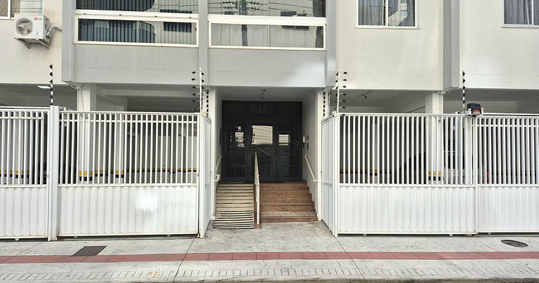 Poucos Passos da Praia| Central 2Q |CURTA162