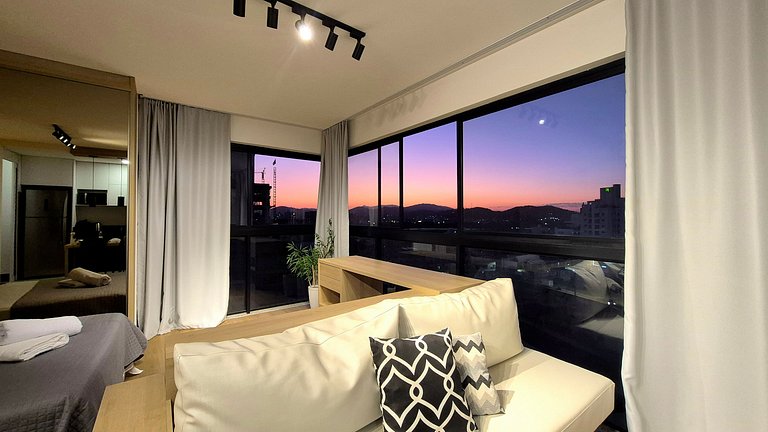 LIKE! |165| Beautiful Studio | Near Events Center