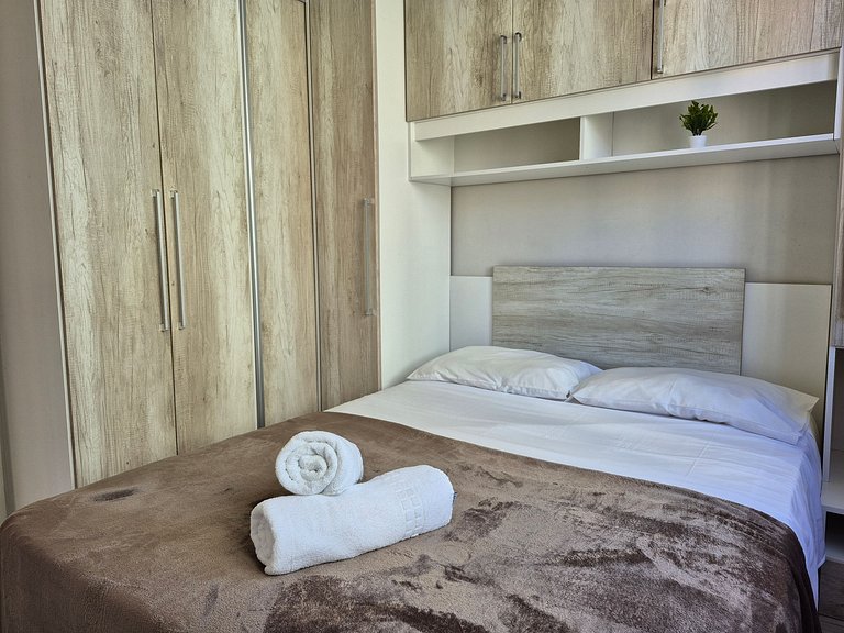 CURTA! |208| 2Q Quadra Mar no Centro de BC