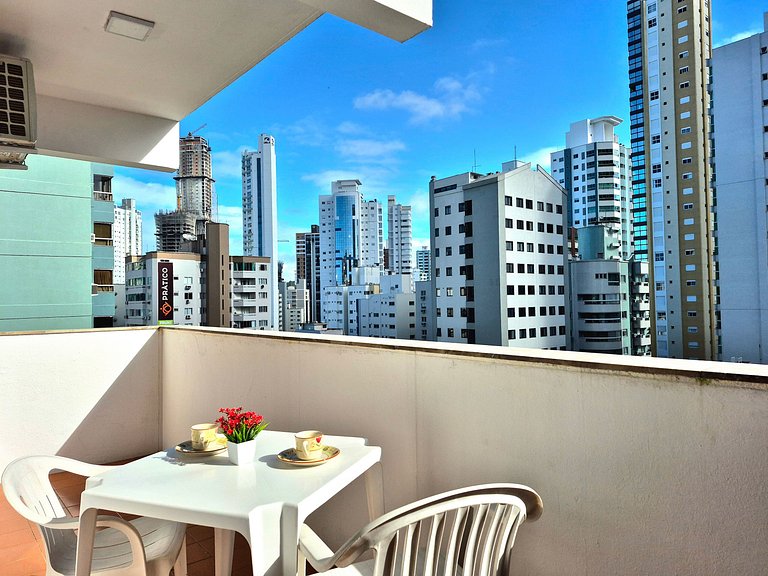 CURTA! |208| 2Q Quadra Mar no Centro de BC