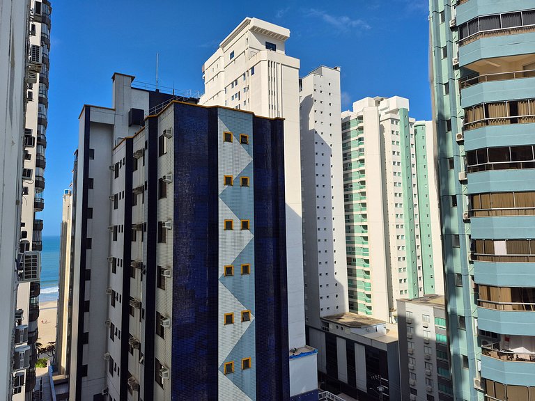 CURTA! |208| 2Q Quadra Mar no Centro de BC