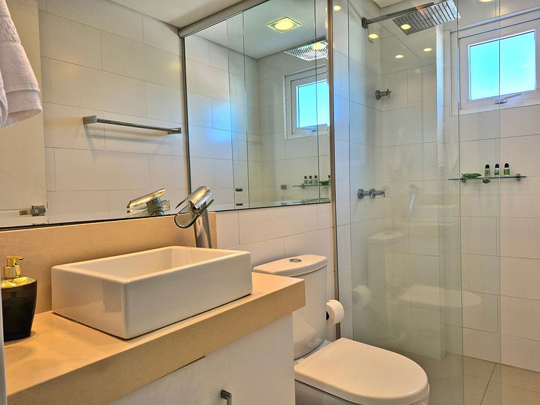 Belleville 2 Suítes Praia & Aquarium |CURTA190