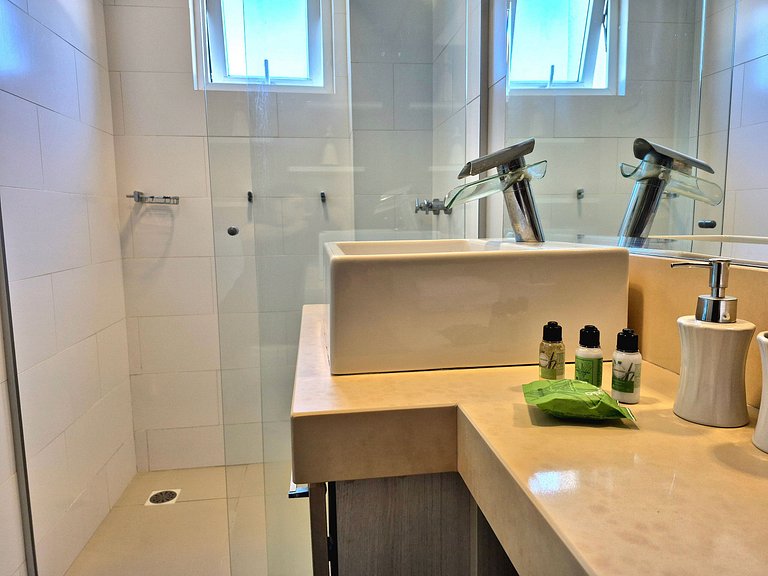 Belleville 2 Suítes Praia & Aquarium |CURTA190