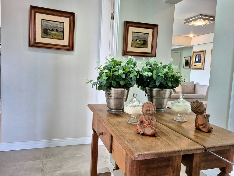 Charmoso Frente Mar Barra Sul |2 Quartos |CURTA163