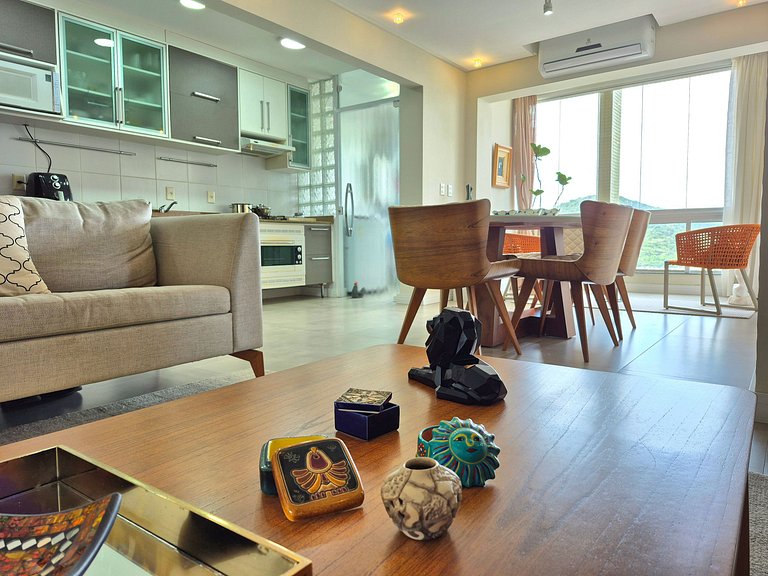 Charmoso Frente Mar Barra Sul |2 Quartos |CURTA163