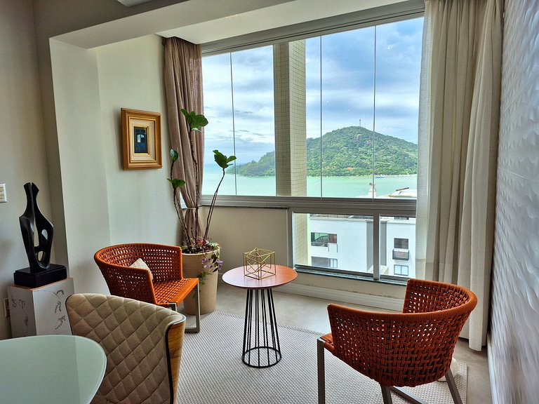 Charmoso Frente Mar Barra Sul |2 Quartos |CURTA163