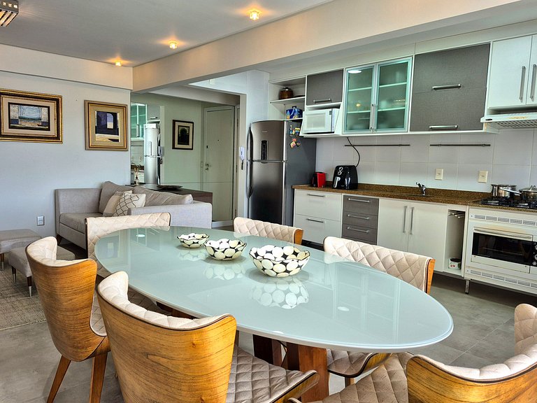 Charmoso Frente Mar Barra Sul |2 Quartos |CURTA163