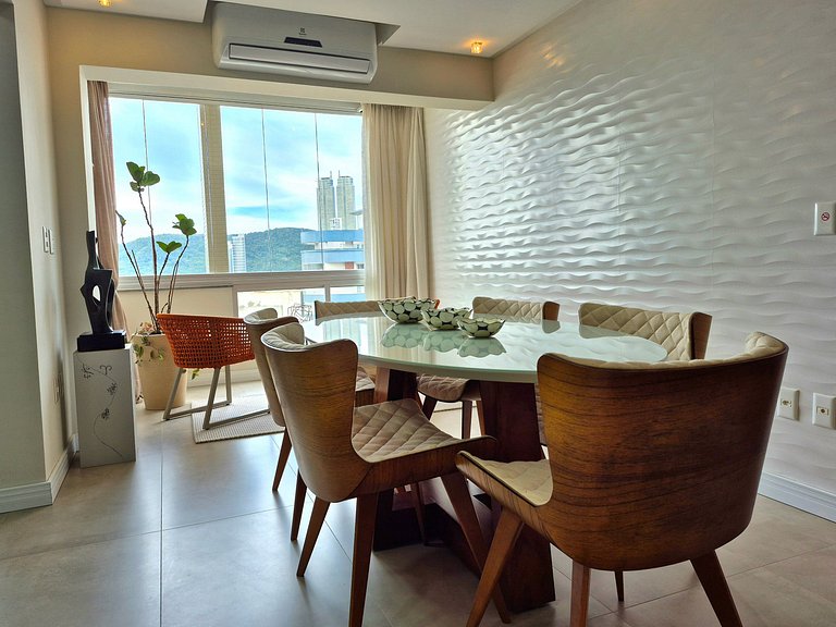 Charmoso Frente Mar Barra Sul |2 Quartos |CURTA163