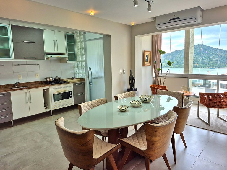 Charmoso Frente Mar Barra Sul |2 Quartos |CURTA163