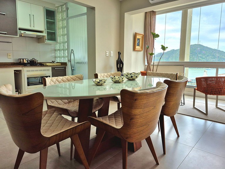 Charmoso Frente Mar Barra Sul |2 Quartos |CURTA163