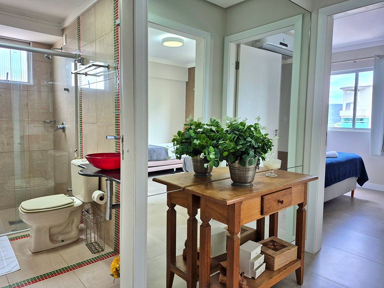 Charmoso Frente Mar Barra Sul |2 Quartos |CURTA163