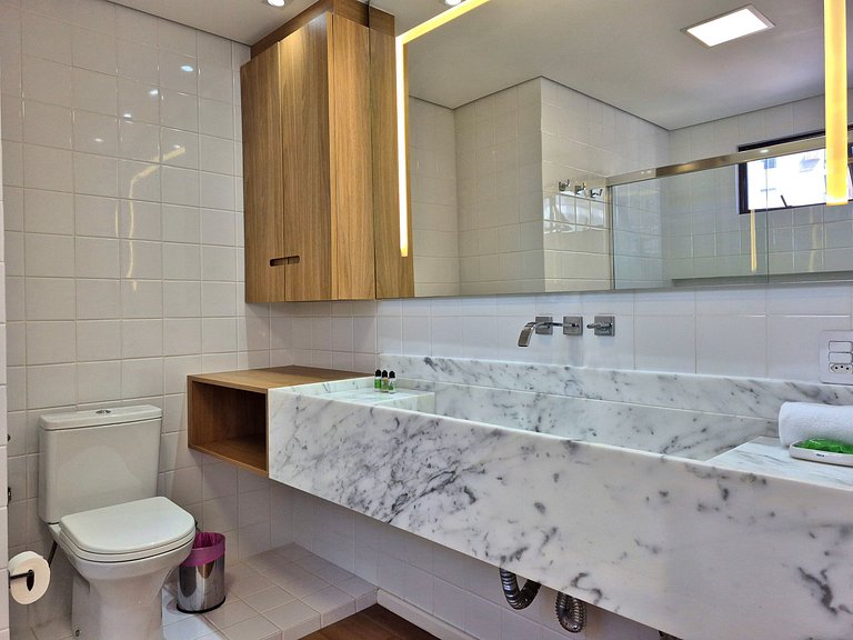 CURTA!|211| Elegante 4 Suítes | Quadra & Vista Mar