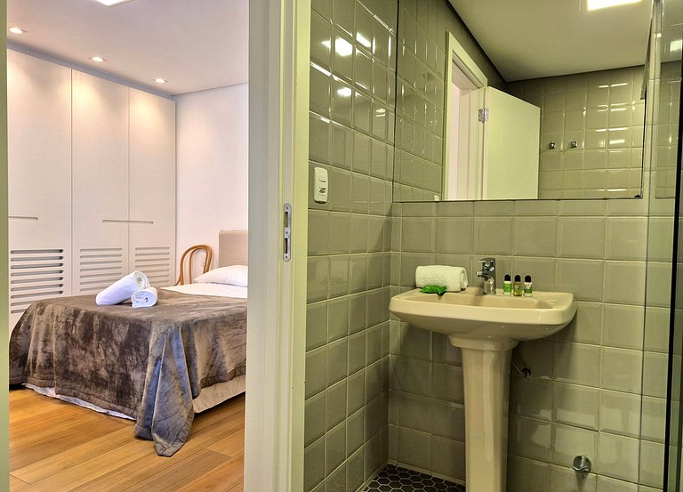 Elegancia y Confort • 4 Suites Vista Mar | CURTA211