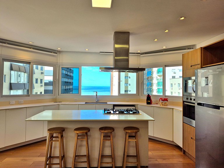 Elegante 4 Suítes | Quadra & Vista Mar |CURTA211