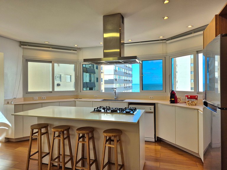 CURTA!|211| Elegante 4 Suítes | Quadra & Vista Mar