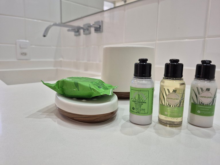 Elegante 4 Suítes | Quadra & Vista Mar |CURTA211