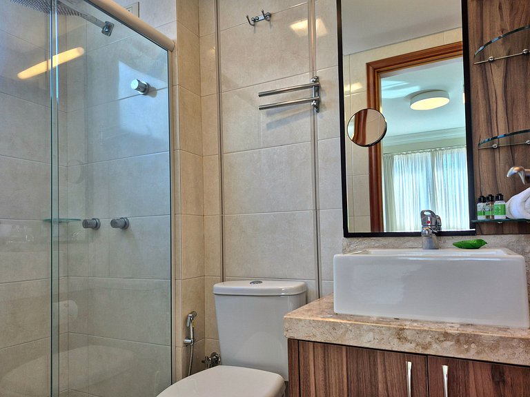 Sacada com Churrasqueira| 2 Suítes |CURTA214