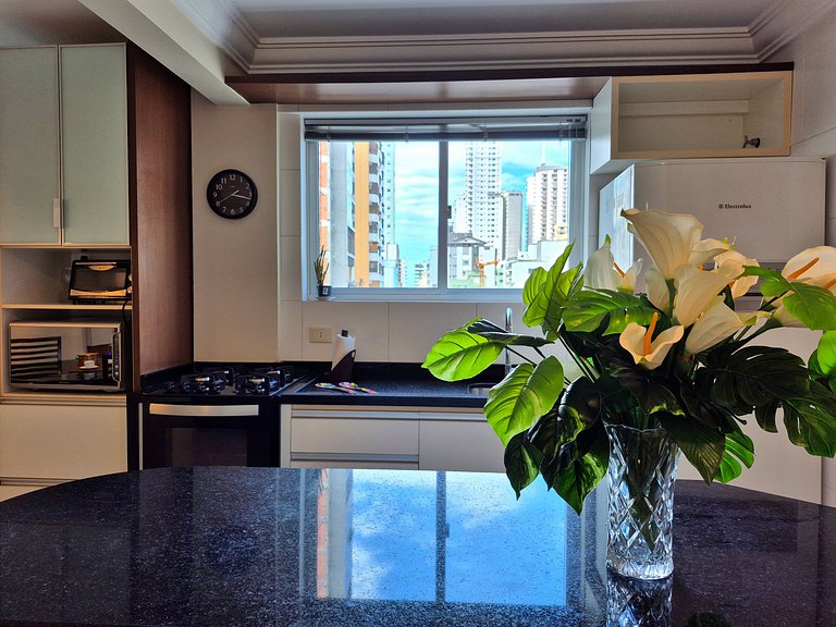 Sacada com Churrasqueira| 2 Suítes |CURTA214