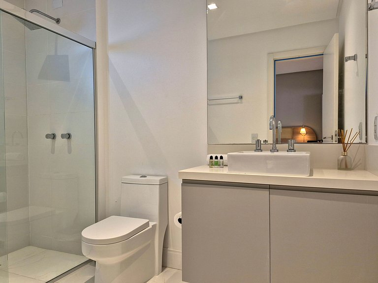 Brava Arts 2 suítes a Passos do Mar |CURTA137