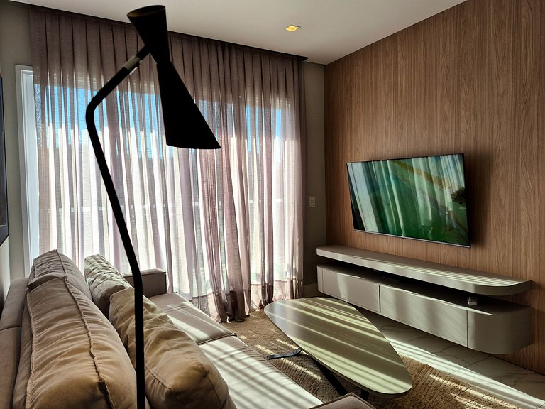 CURTA! |137| Brava Arts 2 suítes | Casal