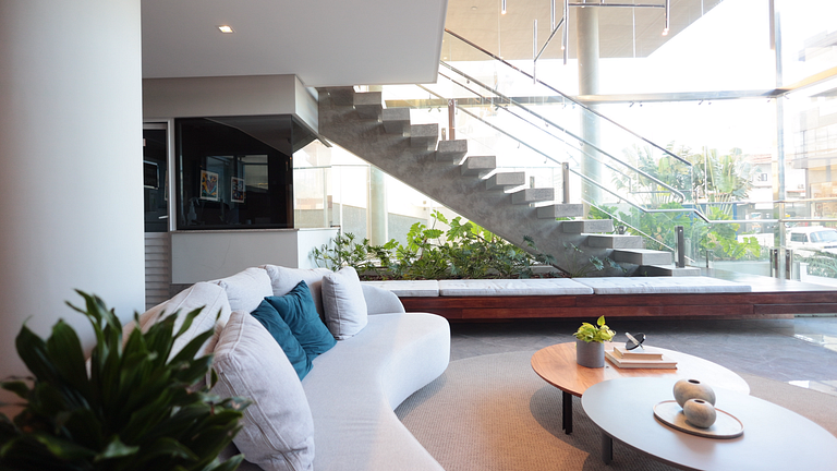 CURTA! |137| Brava Arts 2 suítes | Casal