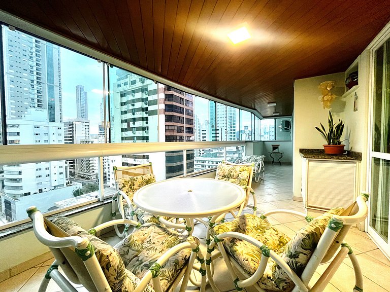 CURTA! | 172 | Quadra Mar | 3 Quartos (2 Suítes)