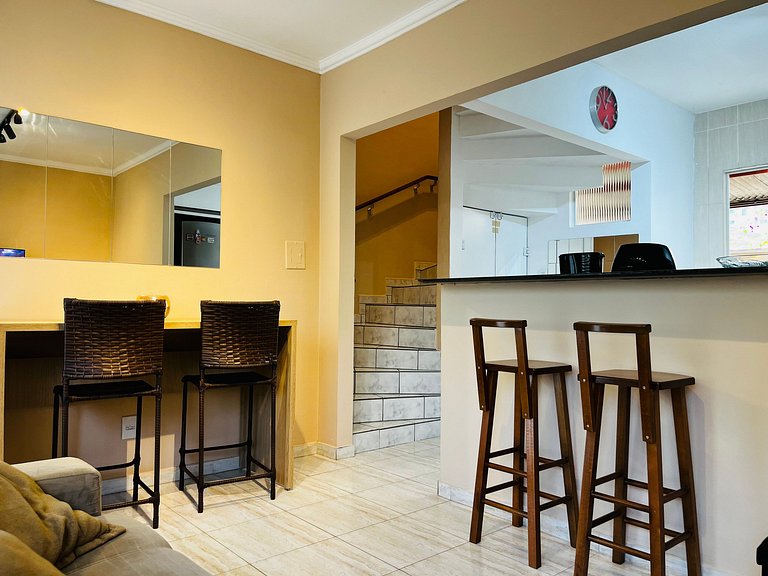 (221) Casa Condomínio |Praia Amores & Brava | Pátio e Gramad