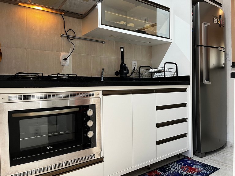 (221) Casa Condomínio |Praia Amores & Brava | Pátio e Gramad