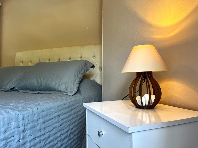 (221) Casa Condomínio |Praia Amores & Brava | Pátio e Gramad